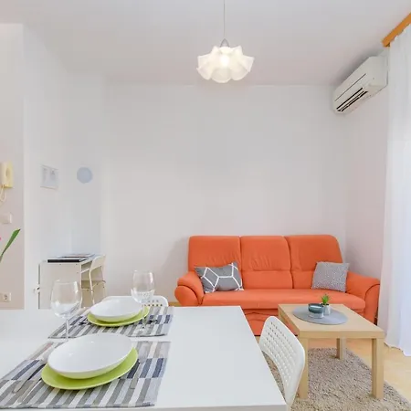 Vita, - 1 Apartment *