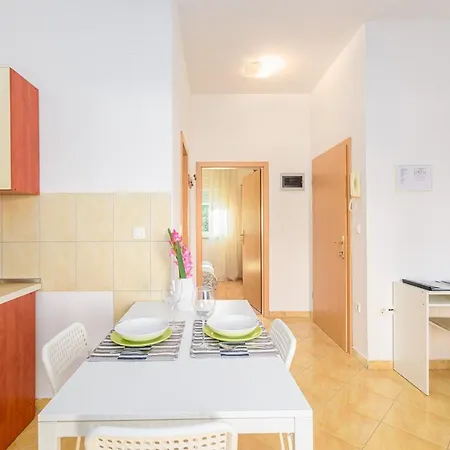 Vita, - 1 Apartment